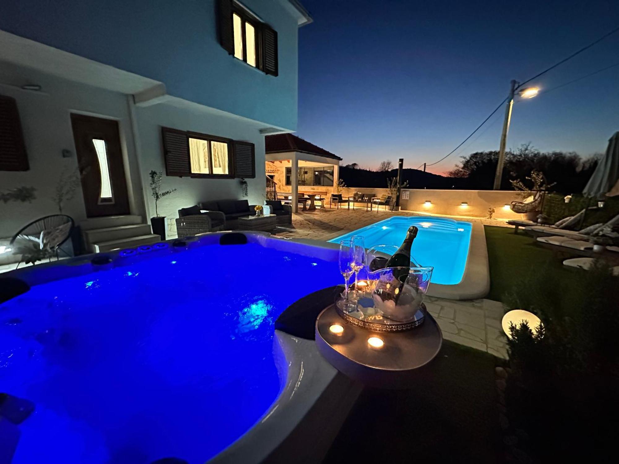 Villa Ivona With Swimming Pool And Jacuzzi Oslje Dış mekan fotoğraf