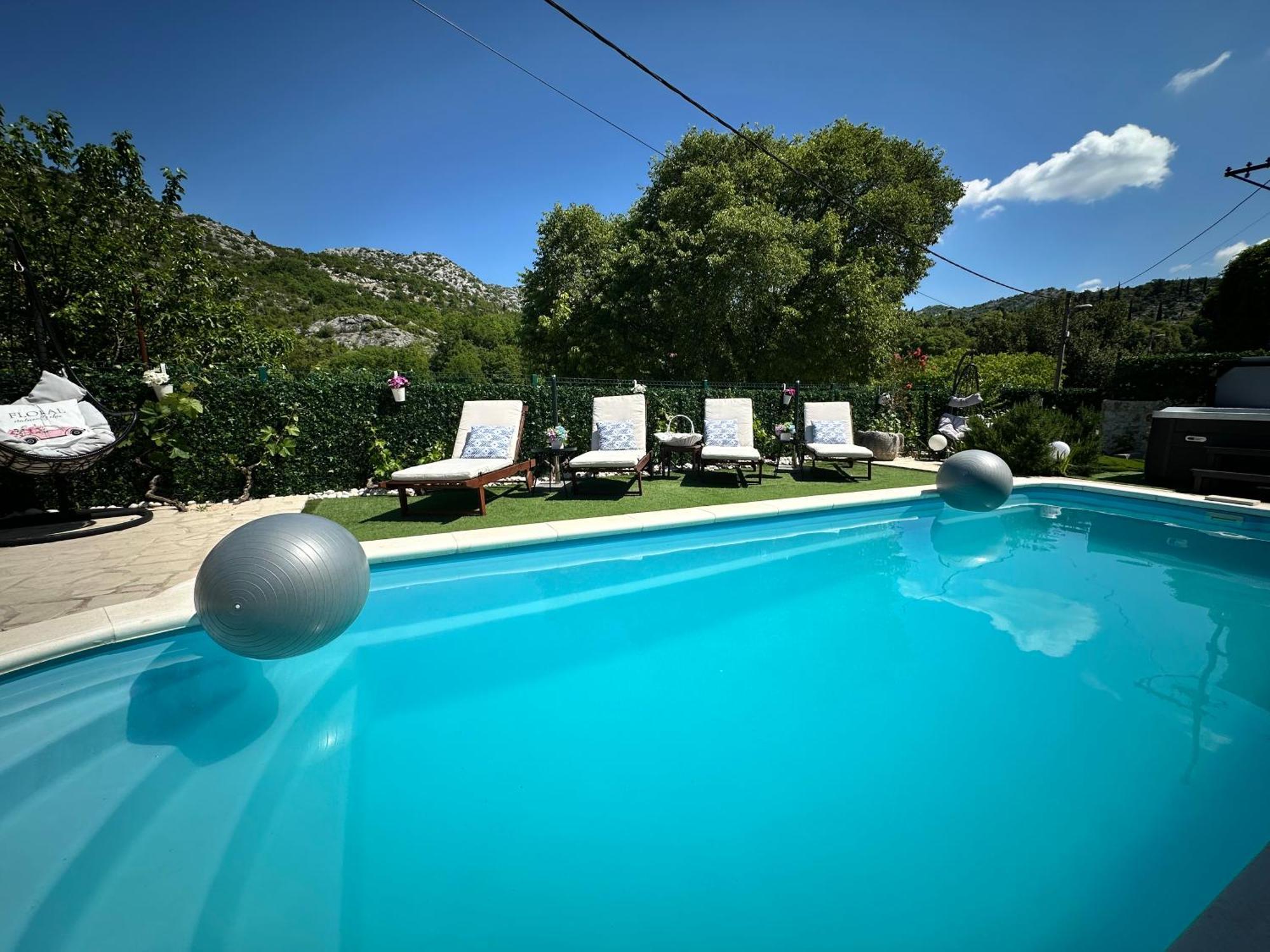 Villa Ivona With Swimming Pool And Jacuzzi Oslje Dış mekan fotoğraf
