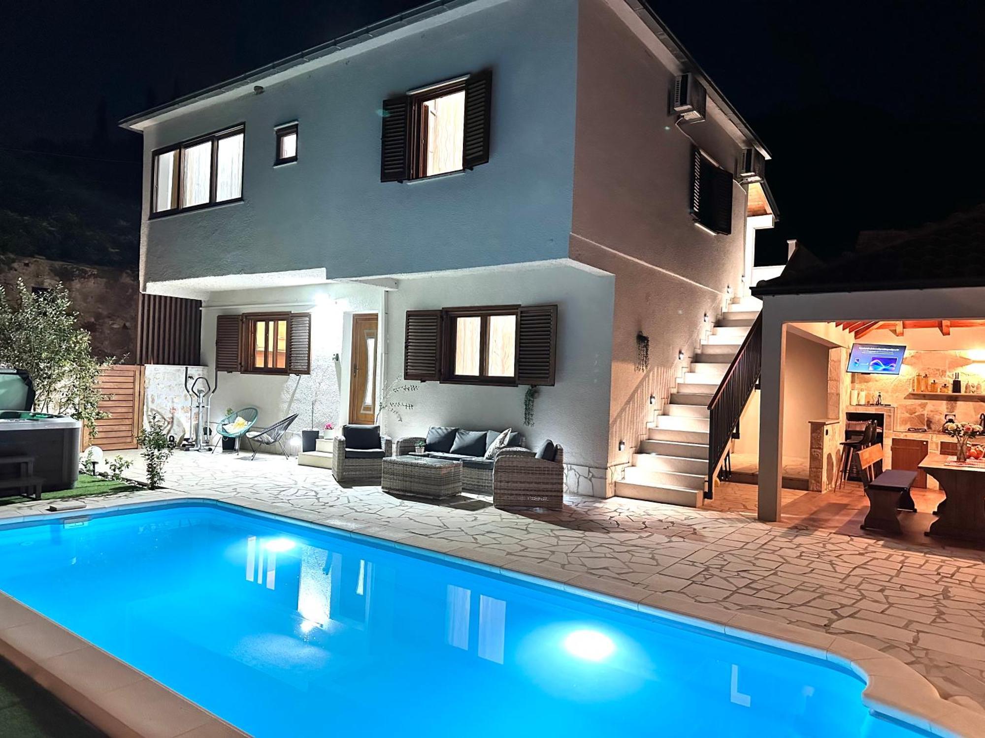 Villa Ivona With Swimming Pool And Jacuzzi Oslje Dış mekan fotoğraf